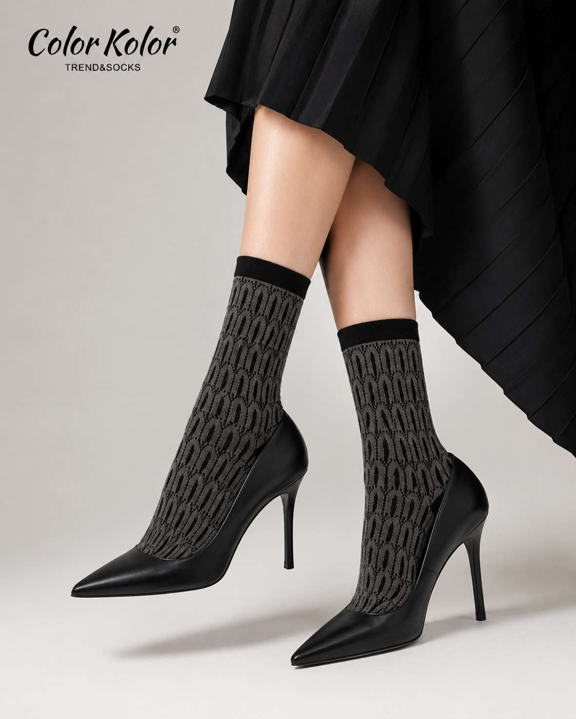 Retro Peacock Jacquard Mid-Calf Socks