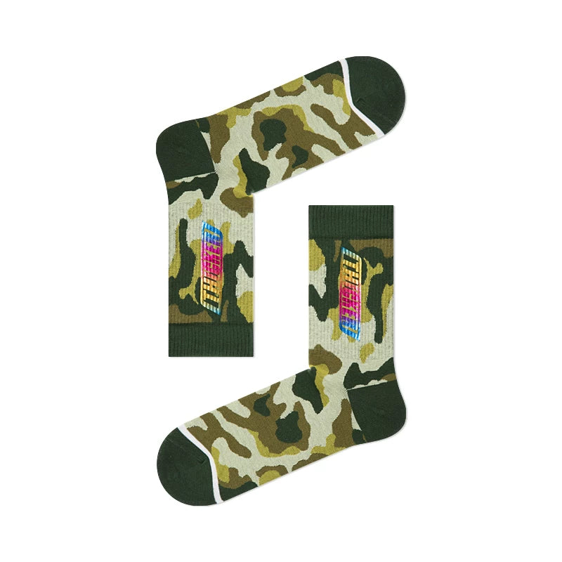 Spring and autumn outdoor jungle camouflage socks men's mid-calf socks ins trendy laser letter sports breathable stockings cotton socks