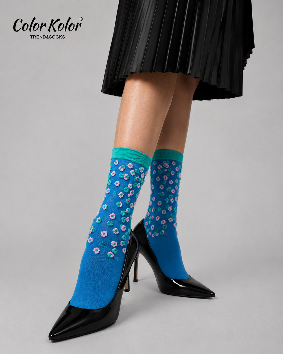 Reverse woven concave and convex peach blossom three-dimensional beans contrasting color small flowers ins sweet mid-calf socks red floral socks for women